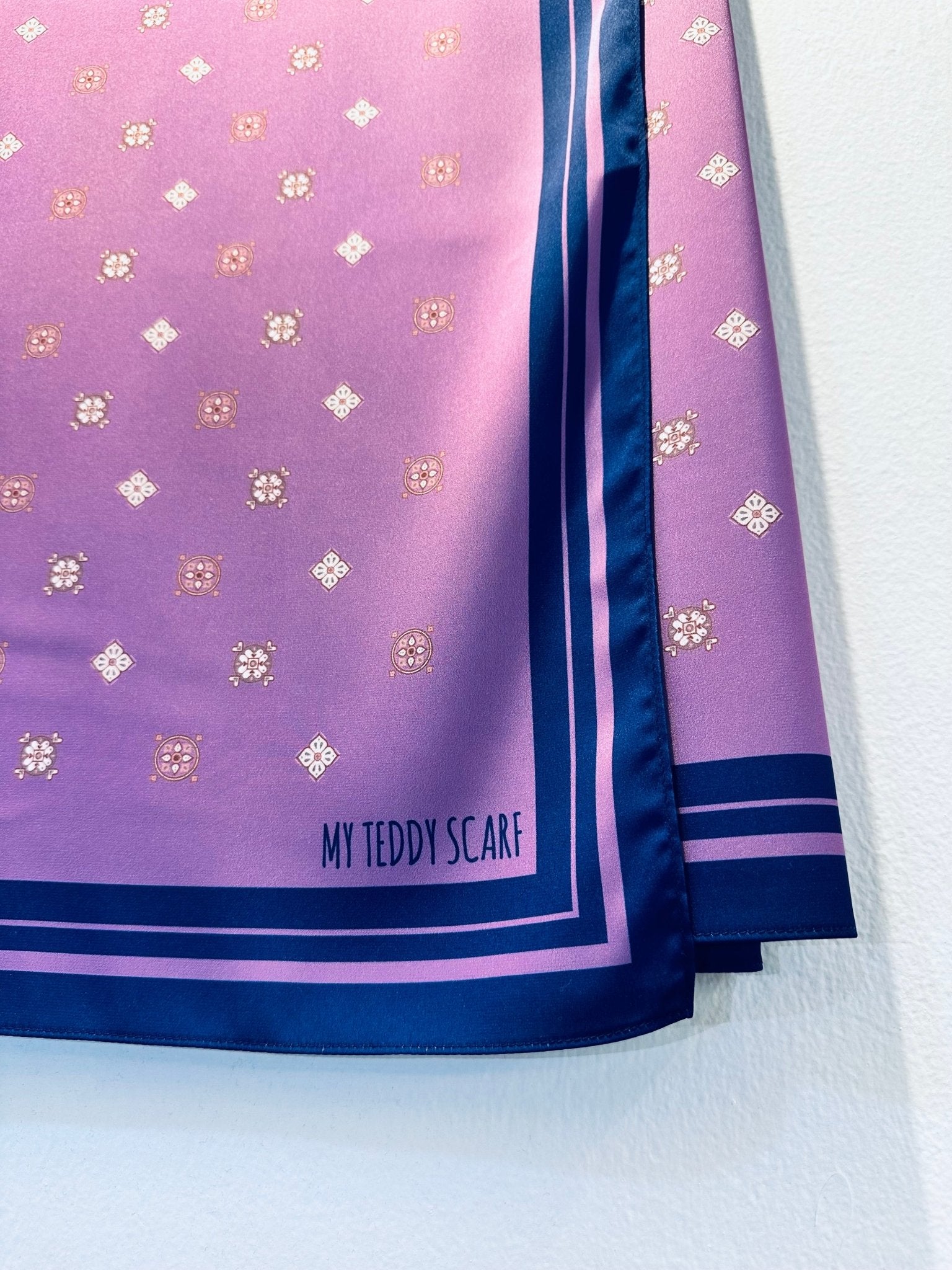 Diamond in Amethyst Square - MyTeddyScarf