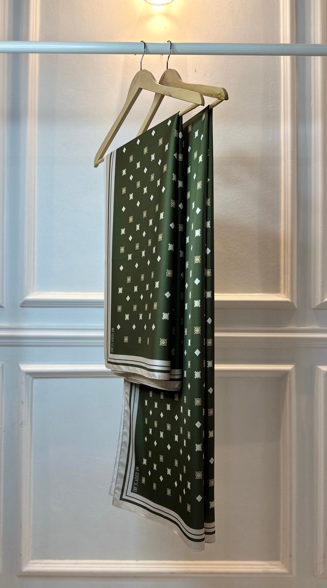 Diamond in Olive Square - MyTeddyScarf