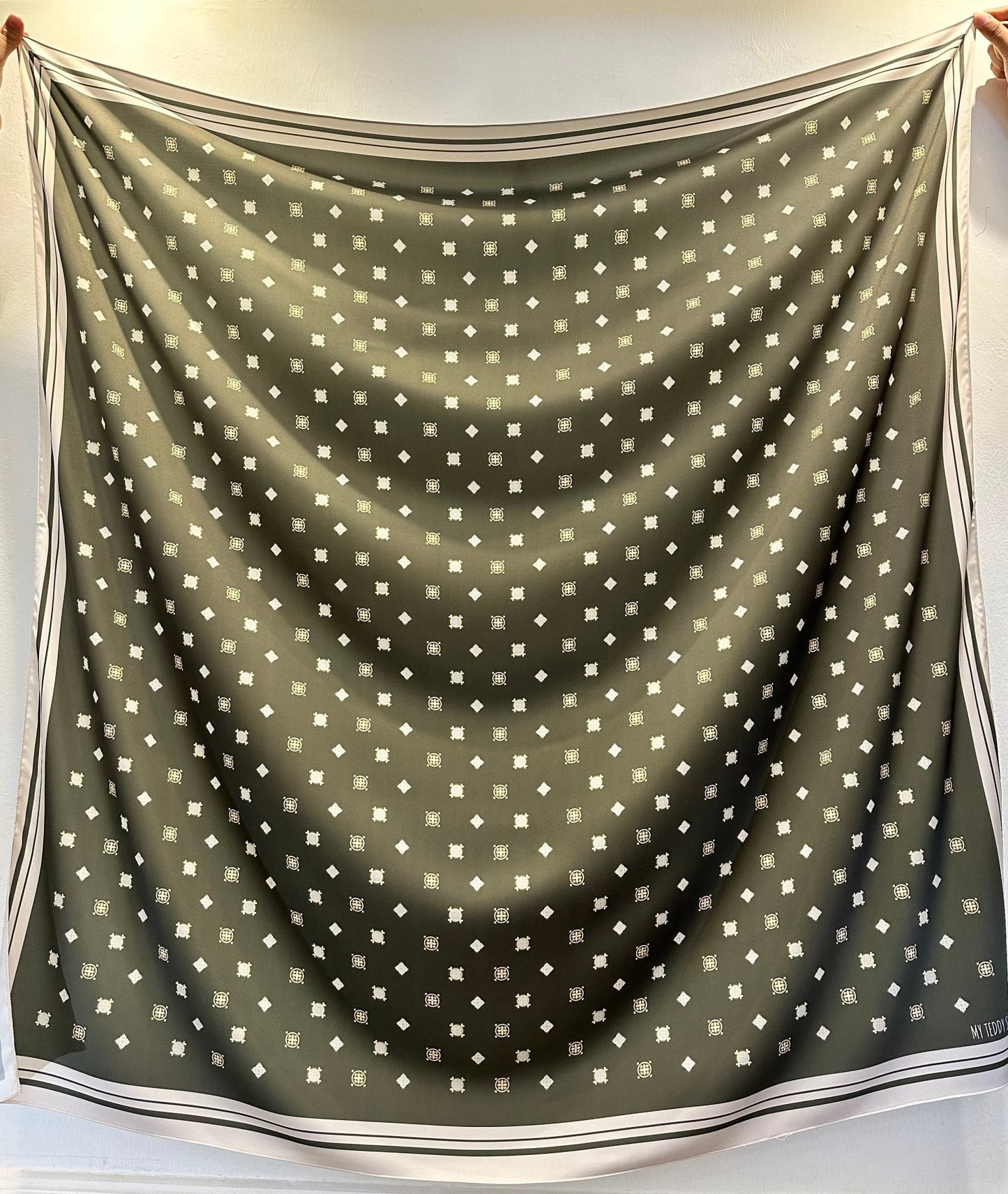 Diamond in Olive Square - MyTeddyScarf